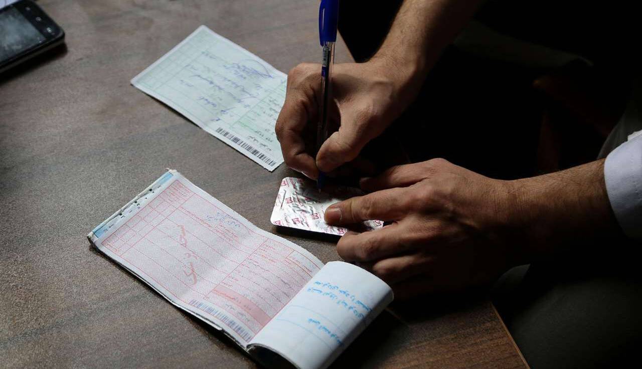 دو پزشک در اراک از فعالیت درمانی منع شدند