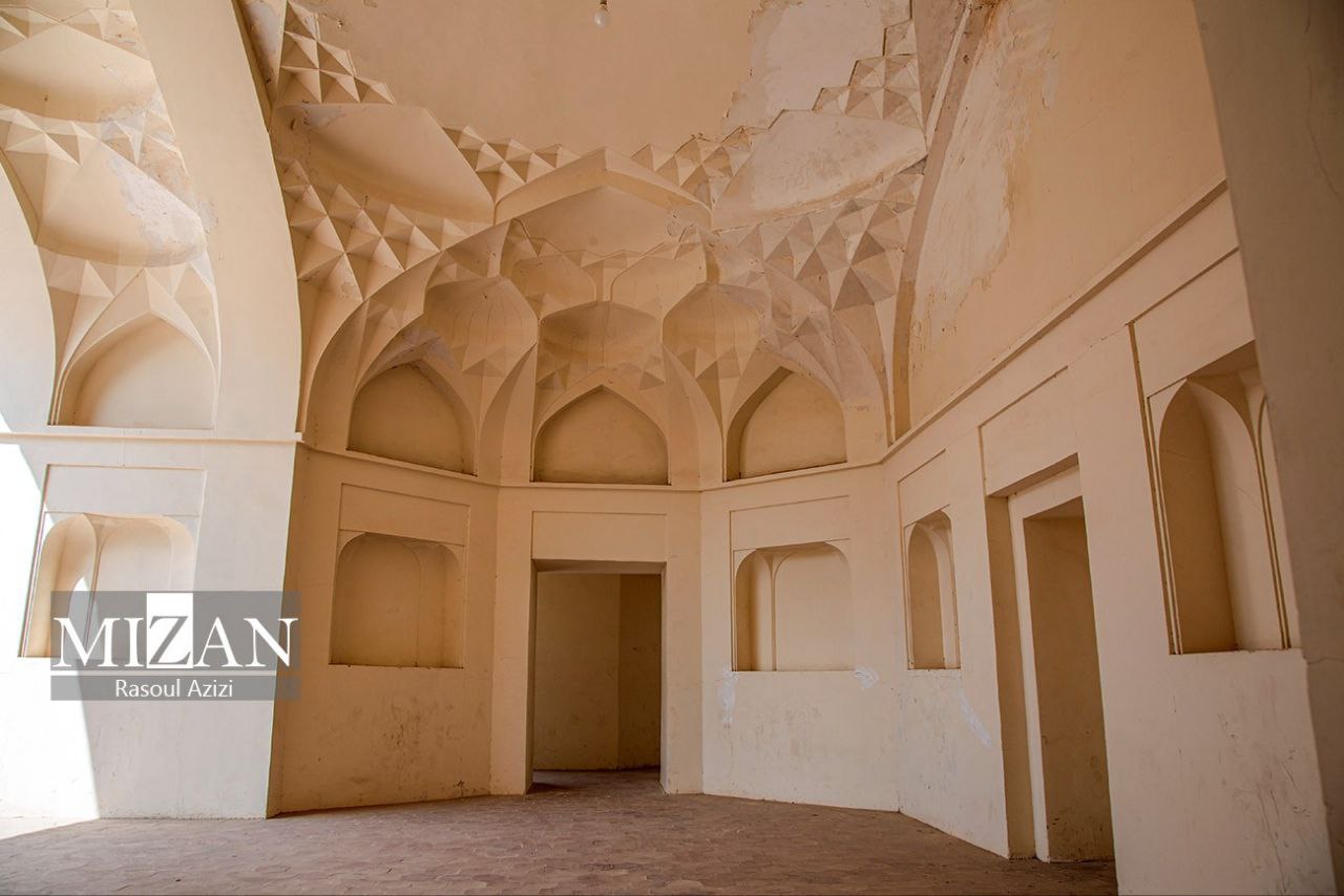 عمارت خورشید در کلات نادری