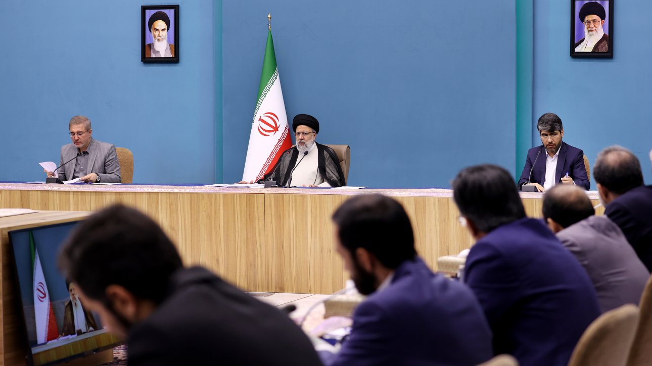 رئیس جمهور: برای رفع دستاندازهای مسیر اداری برنامهریزی شود
