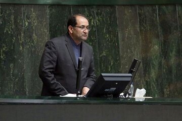 کنایه رحیمی جهانآبادی به تغییرات وزرا: وزیر که تغییر میکند، لهجه وزارتخانه هم تغییر میکند