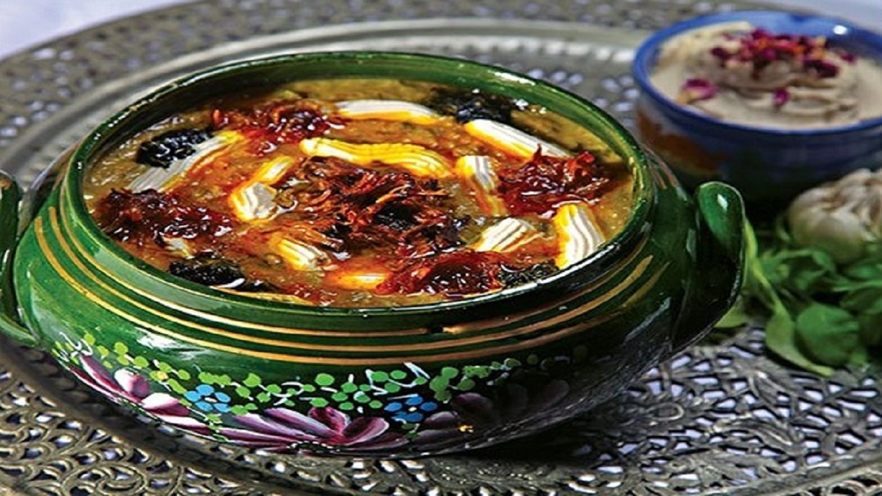 طرز تهیه آش خشکبار از غذاهای محلی خوشمزه استان همدان