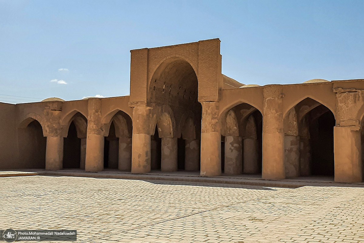 مسجد تاریخانه در دامغان