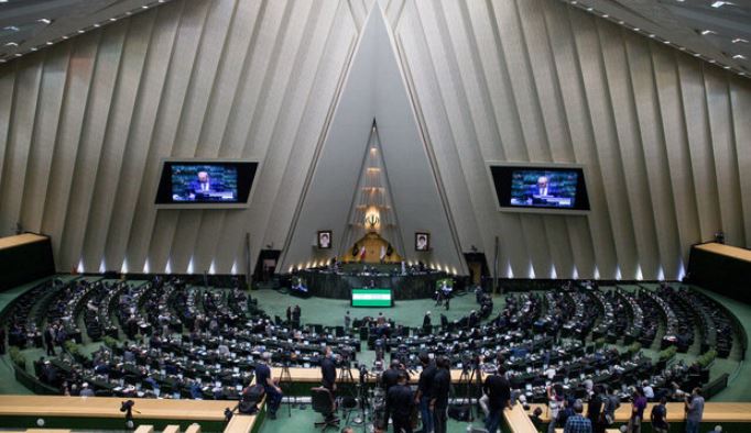 مصوبه مجلس برای عرضهی ارز حاصل از صادرات برای صادرکنندگان خرد در مرکز مبادله