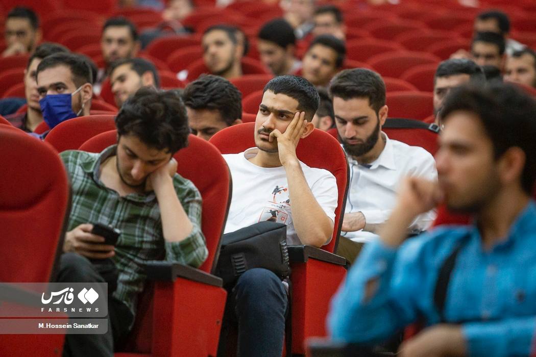 آئین تجلیل از خانواده‌ شهدای دانشجو