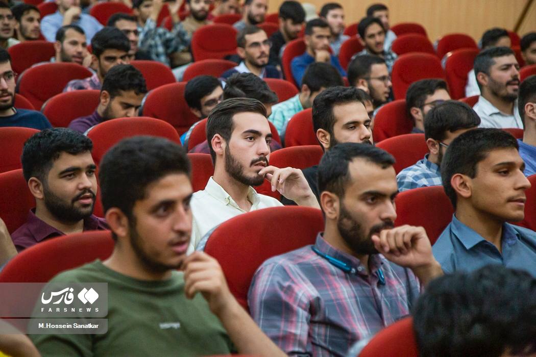 آئین تجلیل از خانواده‌ شهدای دانشجو