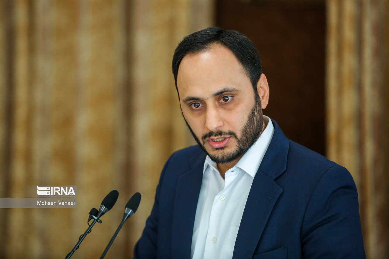 واکنش سخنگوی دولت به ادعای مخالفت رئیسی با طرح «شفافیت»