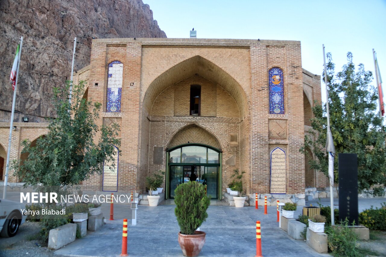 کاروانسرای «بیستون»