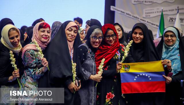 مجری برنامه تلویزیونی در تونس: زن ایرانی دارای فرهنگ و اصالت است