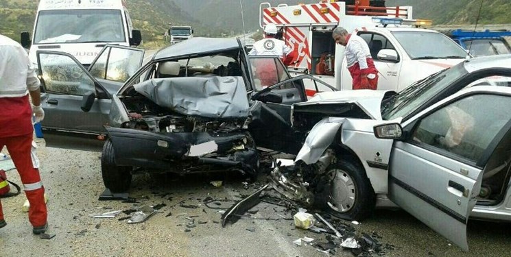 مصدومیت ۵ نفر در تصادف زنجیرهای آزادراه زنجان