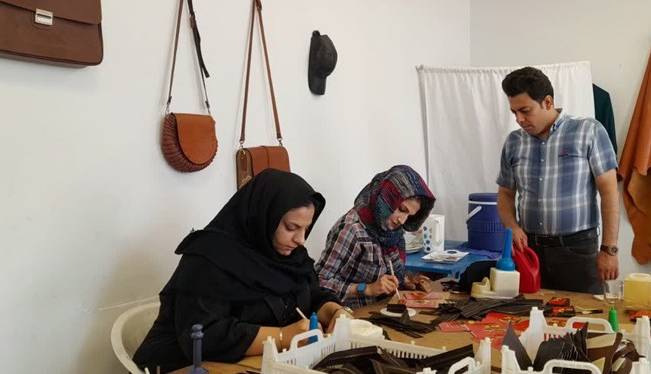 هنر چرمدوزی کردستان در مسیر توسعه