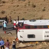 واژگونی اتوبوس در همدان ۲۸ مصدوم برجای گذاشت