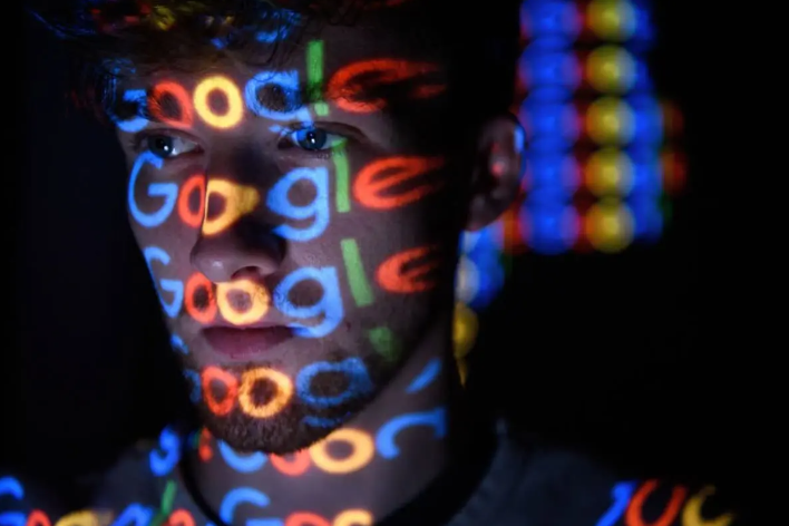 گوگل کسب‌و‌کار تبلیغاتی‌اش را به فروش مواد مخدر تشبیه کرد