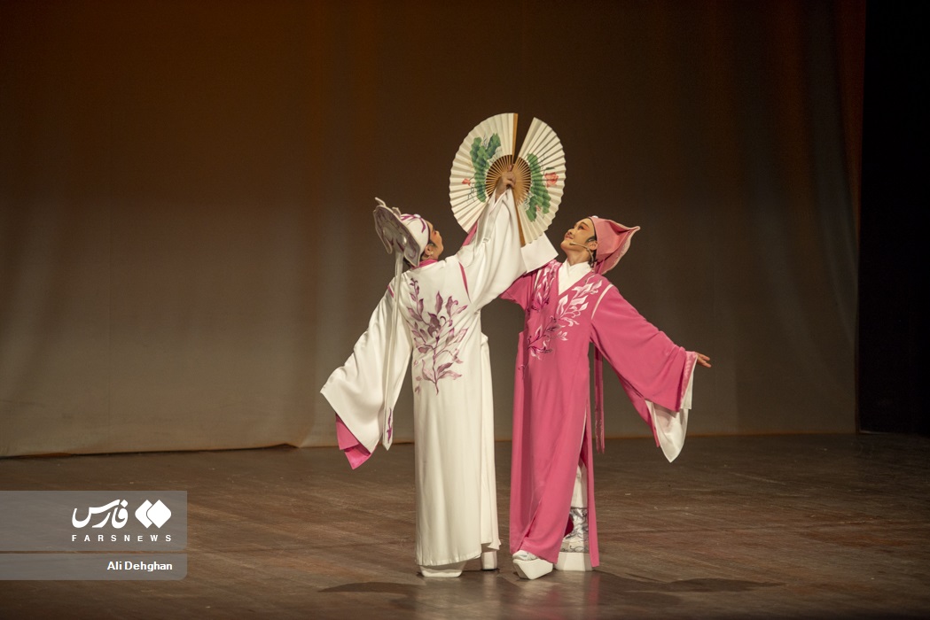 «نمایش آئینی چینی‌ها» در گلستان