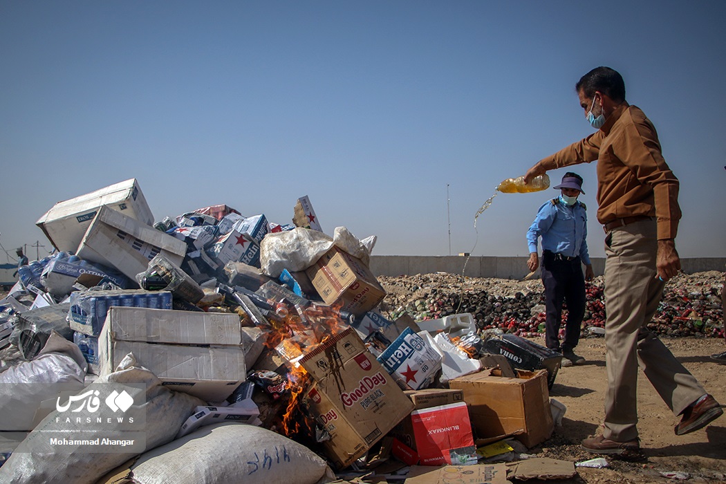 آتش‌ زدن ۶ تن کالای قاچاق در اهواز 