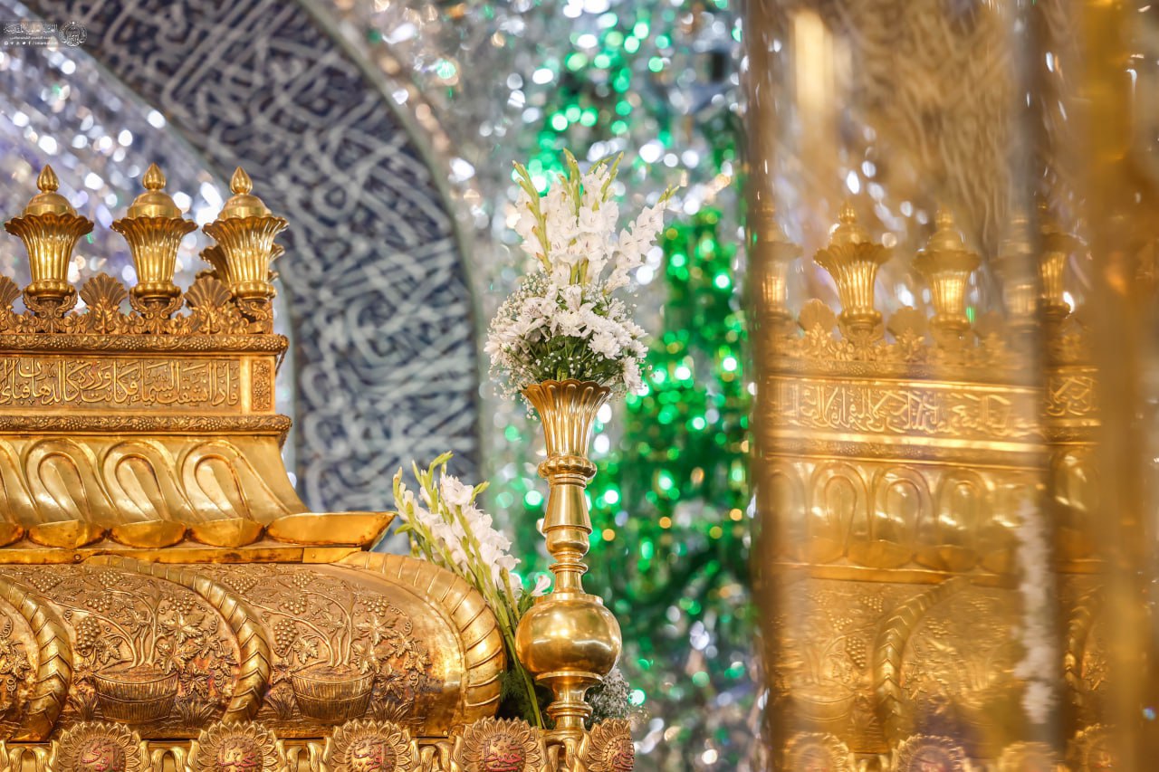عکس/ گل آرایی حرم امیرالمومنین(ع) به مناسبت میلاد پیامبر (ص)