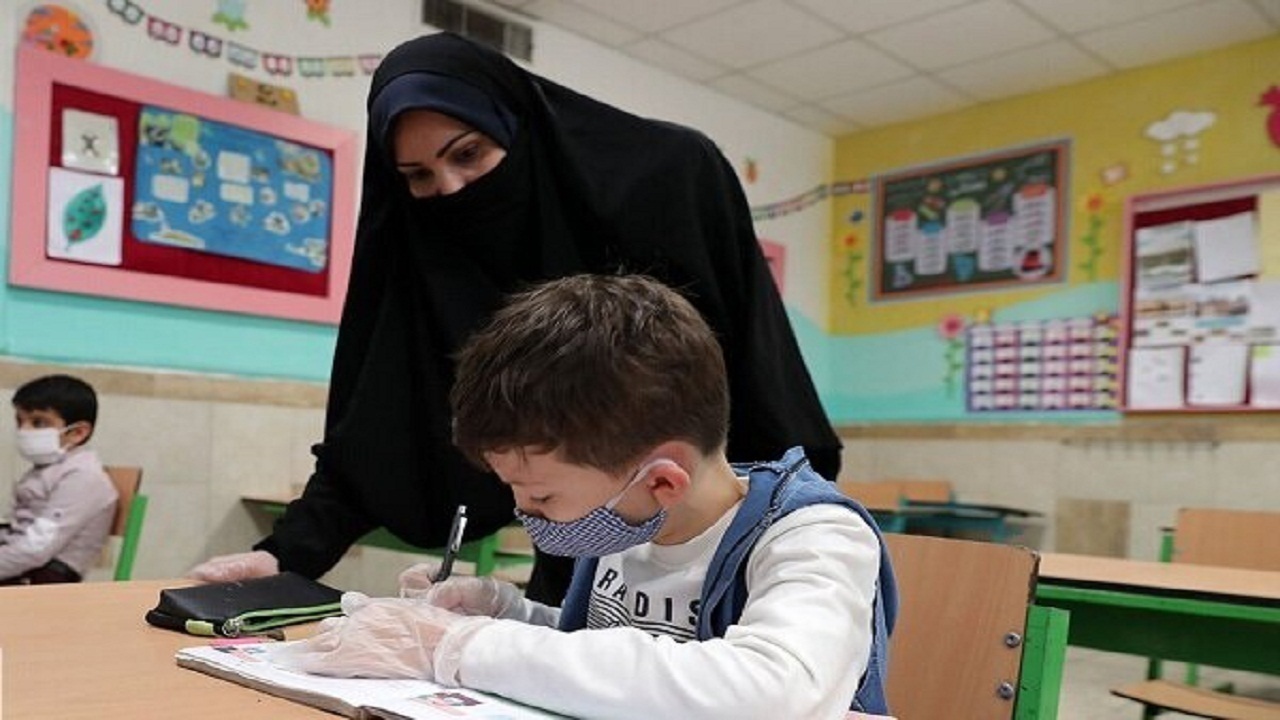 آیا انجام تکالیف و پیشرفت تحصیلی دانشآموزان ارتباط مستقیمی با یکدیگر دارند؟