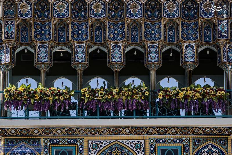 عکس/ گل‌آرایی حرم رضوی در آستانه ۱۷ ربیع‌الاول