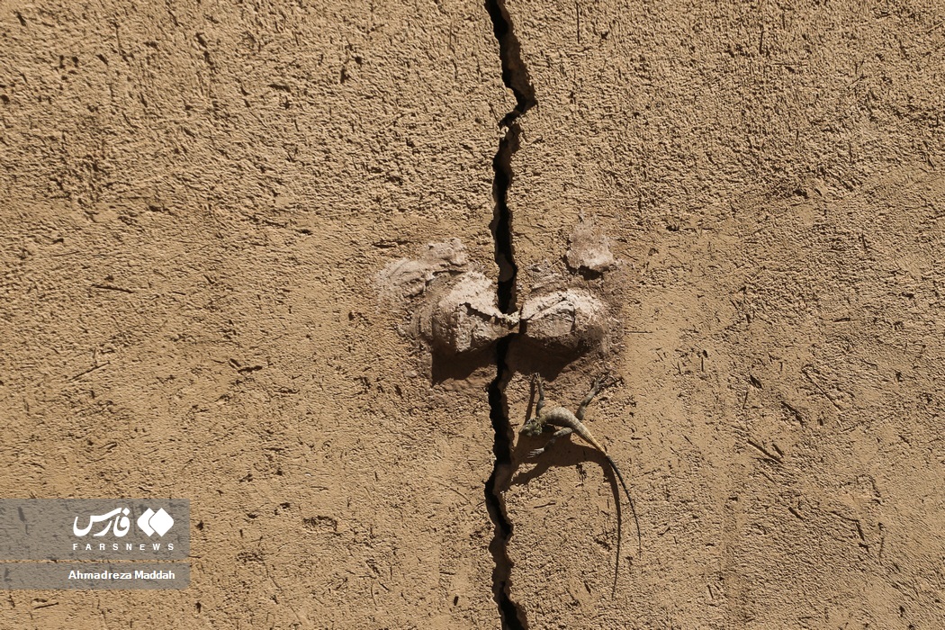 عکس/ آسیب جدی به «بنای تاریخی نقش رستم»
