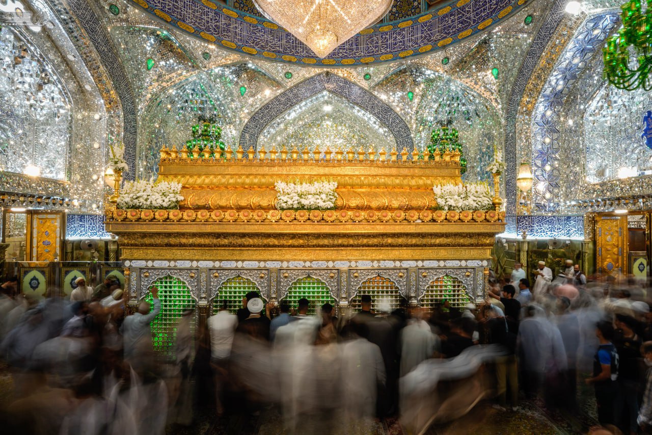 عکس/ گل آرایی حرم امیرالمومنین(ع) به مناسبت میلاد پیامبر (ص)