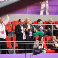 شادی دبیرکل کمیته ملی المپیک پس از مدال طلا «صادق آذرنگ»