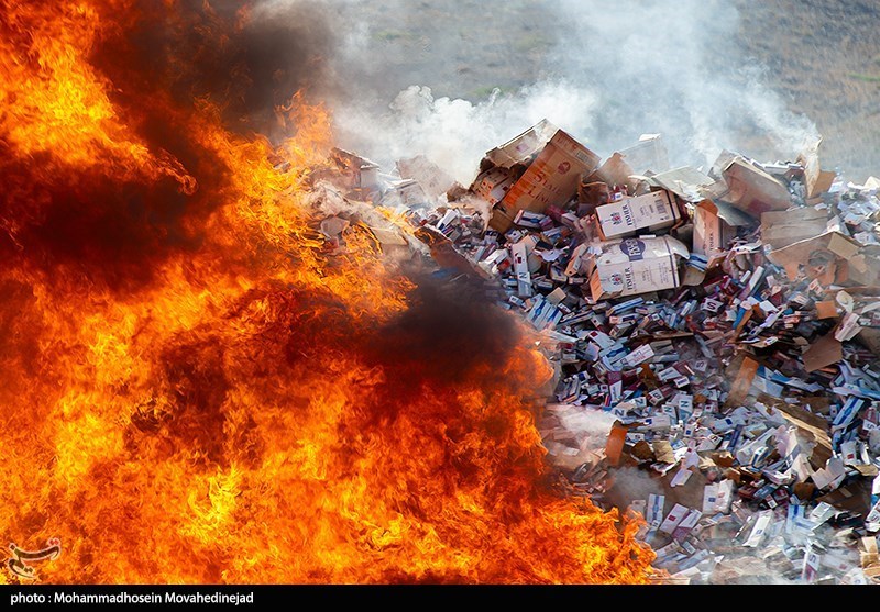 عکس/ امحای بیش از ۱۳۰۰ تن کالای قاچاق