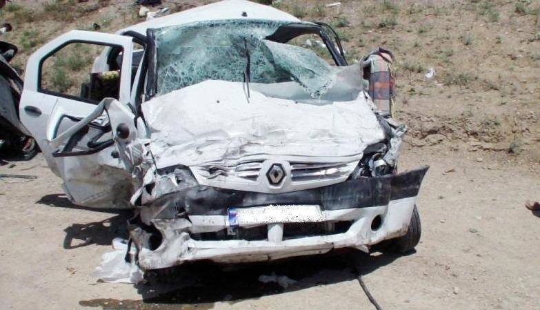 تصادف ال90 و وانت در جاده تفرش-فرمهین؛ 3 نفر جان باختند