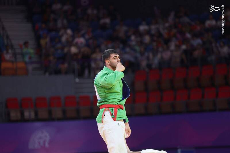 عکس/ شادی صادق آذرنگ پس از کسب طلا در کوراش