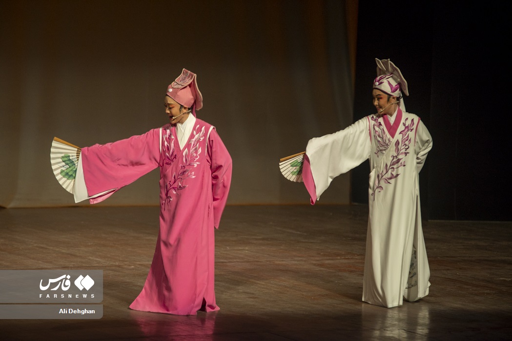 «نمایش آئینی چینی‌ها» در گلستان