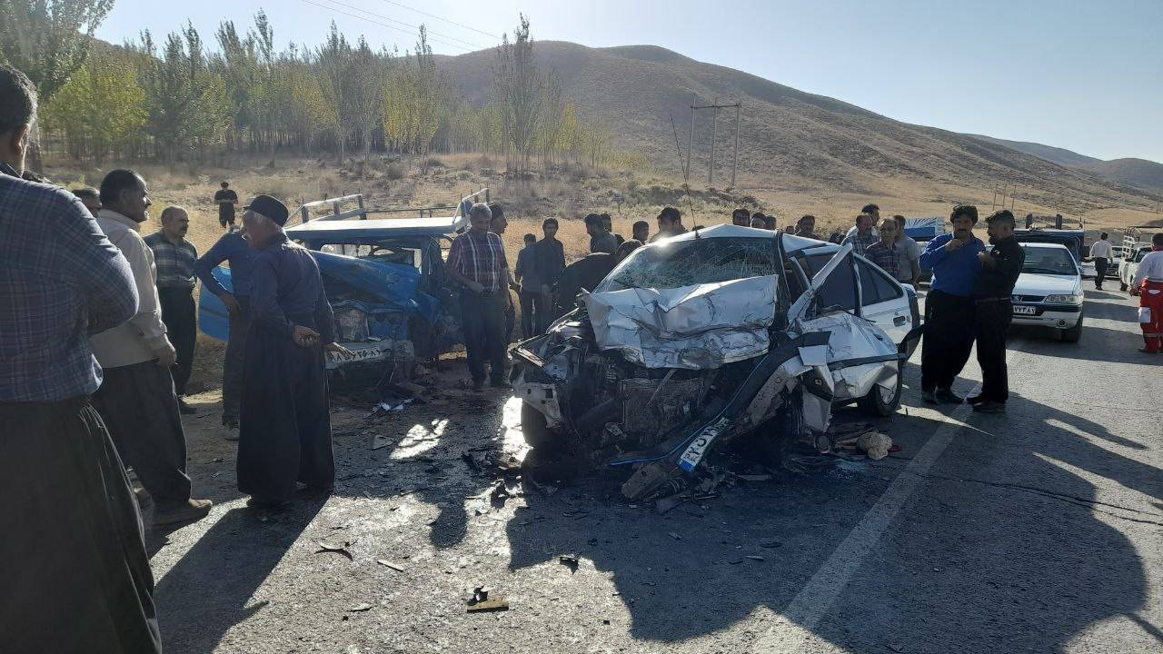 تصادف شاخ‌به‌شاخ ۲ خودرو در کوهرنگ با 2 کشته