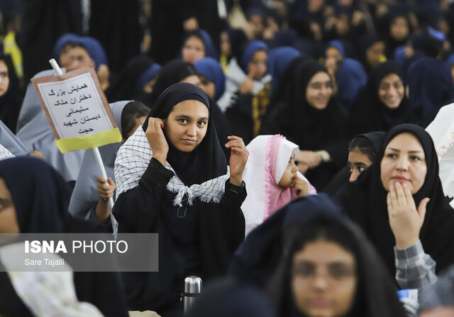 اجتماع بزرگ دانش‌آموزی «دختران کرمانی در ملک سلیمانی»