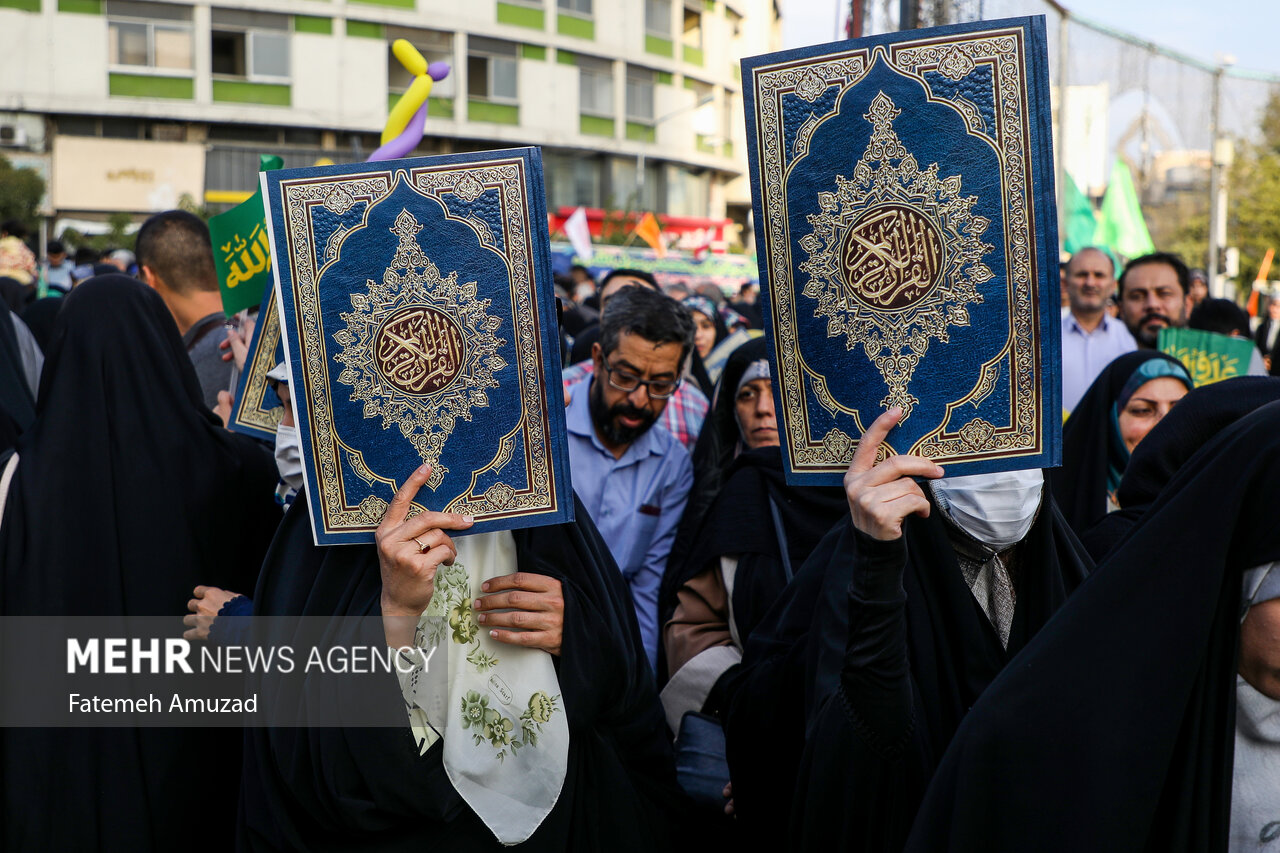 جشن میلاد پیامبر(ص)در میدان حضرت ولیعصر (عج) 