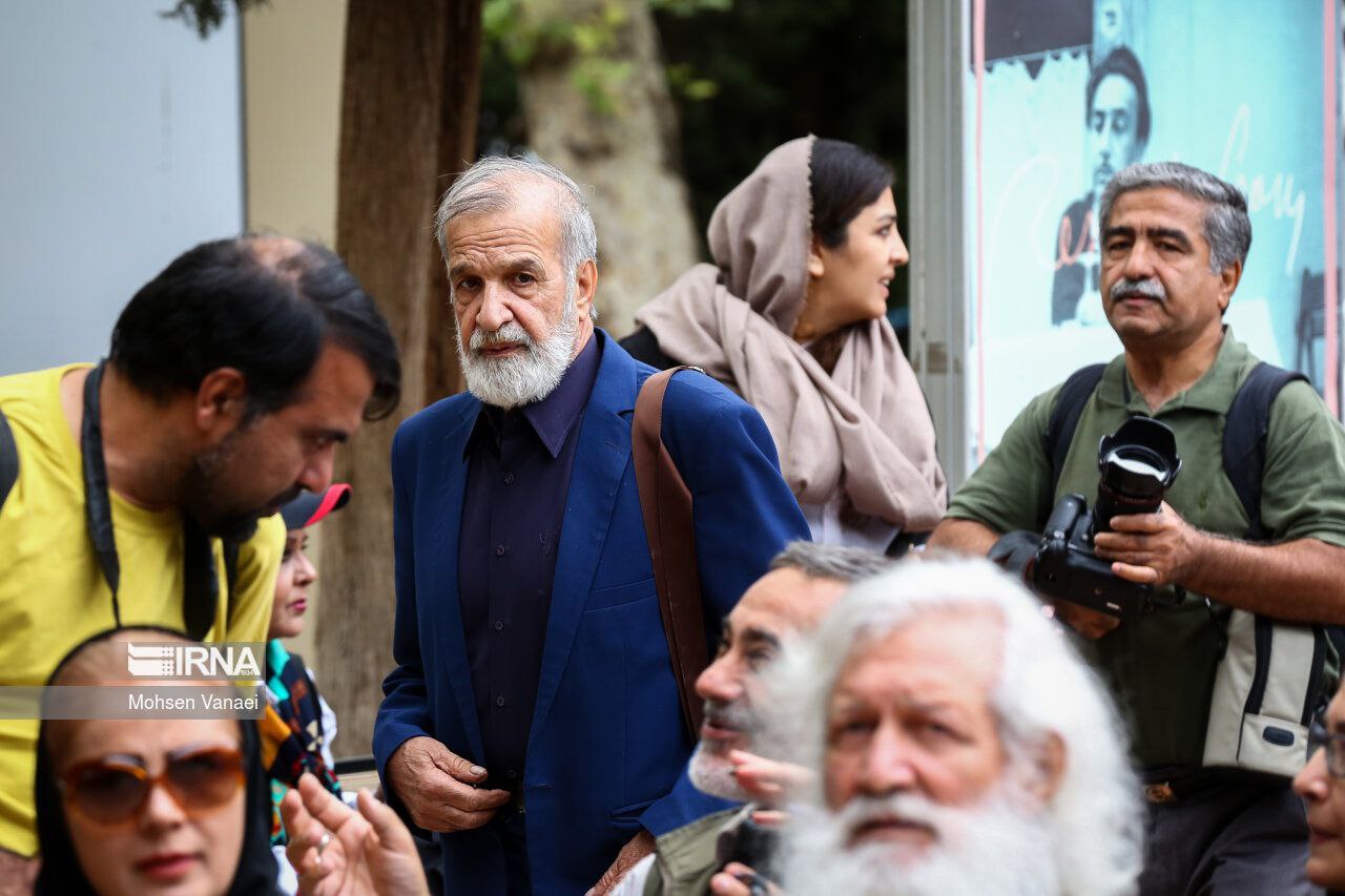 عکس/ تشییع پیکر «فردوس کاویانی»
