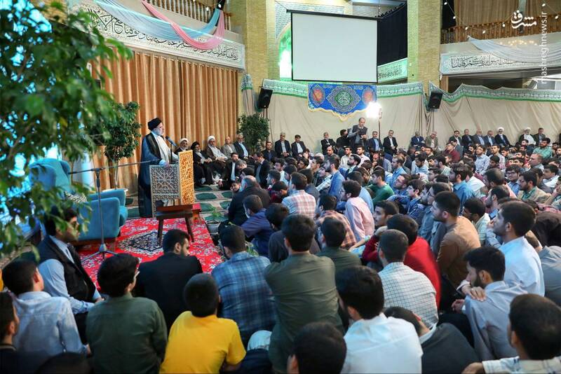 عکس/ رئیسی در جشن میلاد پیامبر اعظم دانشگاه امام صادق