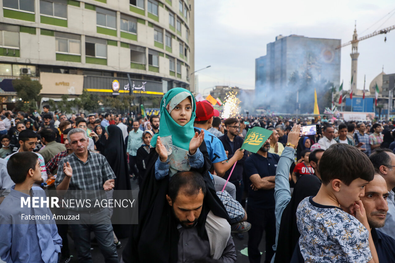 جشن میلاد پیامبر(ص)در میدان حضرت ولیعصر (عج) 