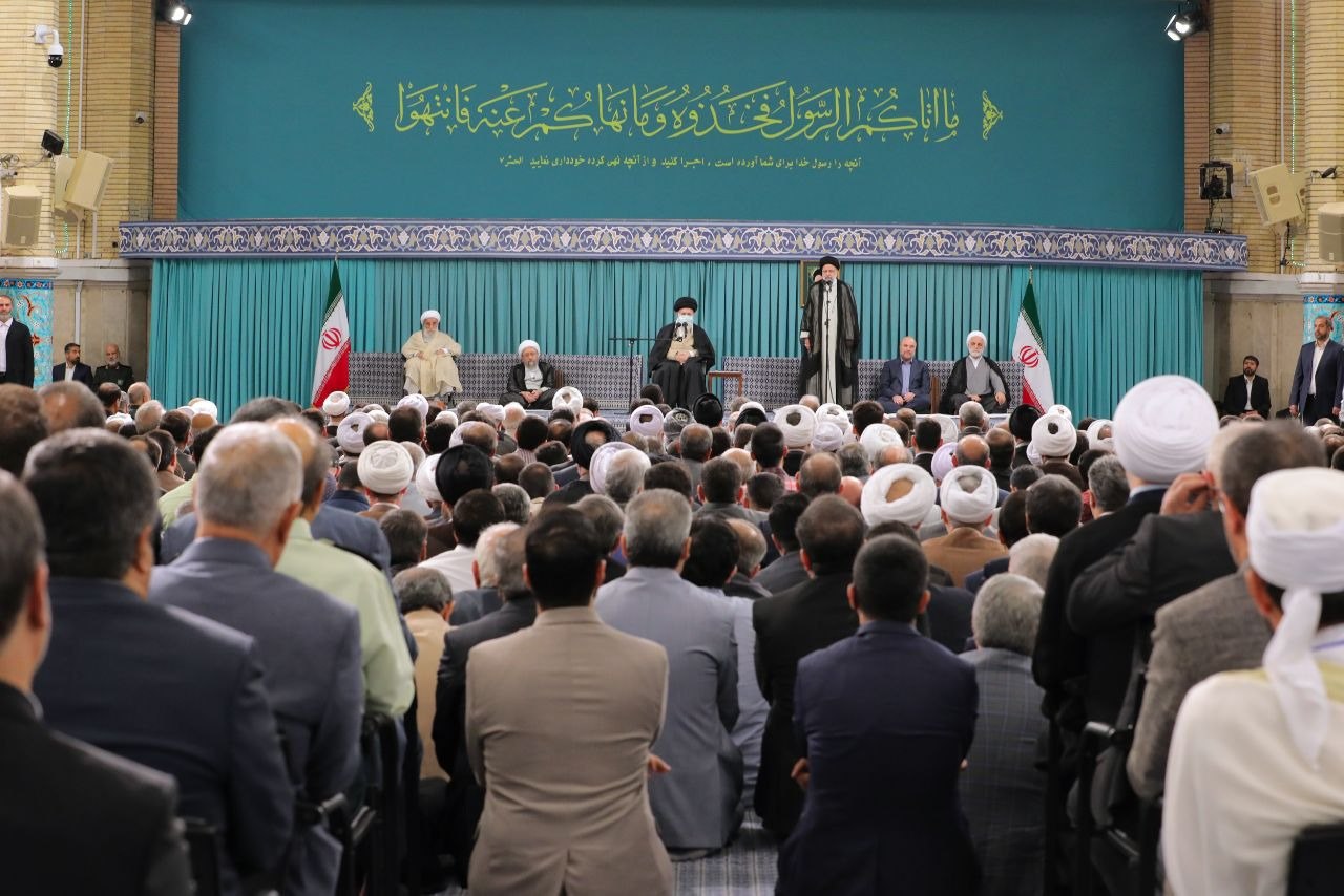 دیدار مسئولان نظام و میهمانان کنفرانس وحدت اسلامی با رهبر انقلاب