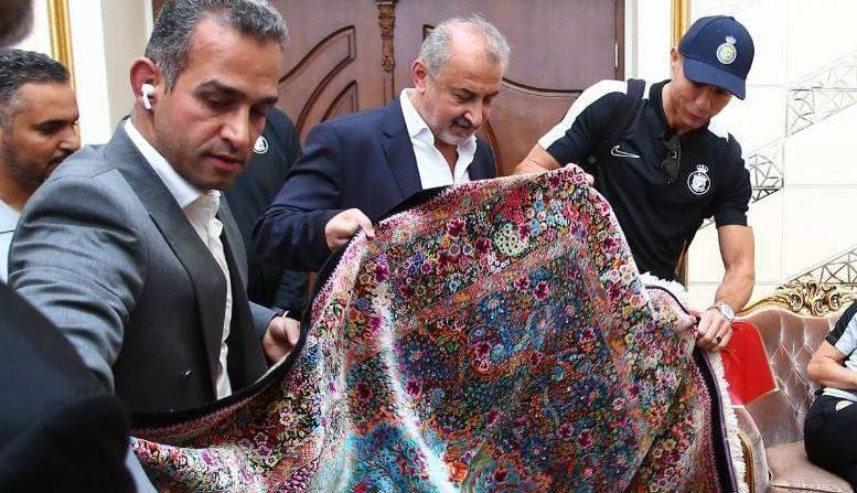 فرش نفیس ایرانی در خانه رونالدو