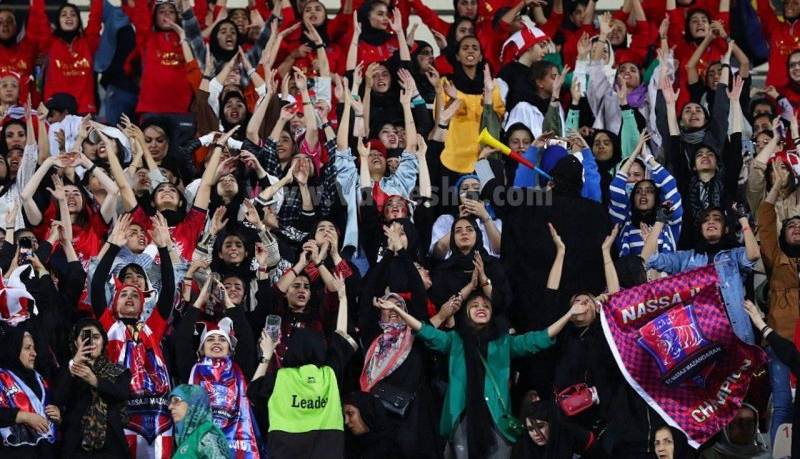 دو زن، نزدیکترین تماشاگران بازی الهلال