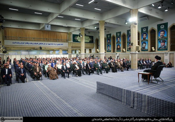 عکس/ دیدار دست‌اندرکاران کنگره ملی بزرگداشت شهدای همدان با رهبر انقلاب