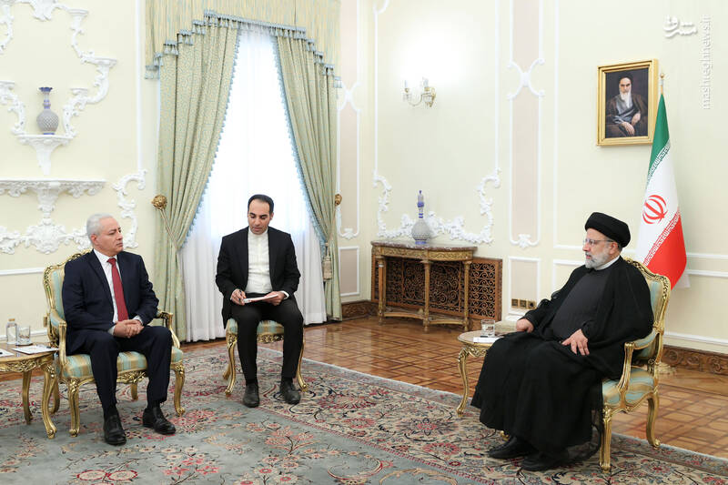 عکس/ تقدیم استوارنامه سفرای جدید به رئیسی