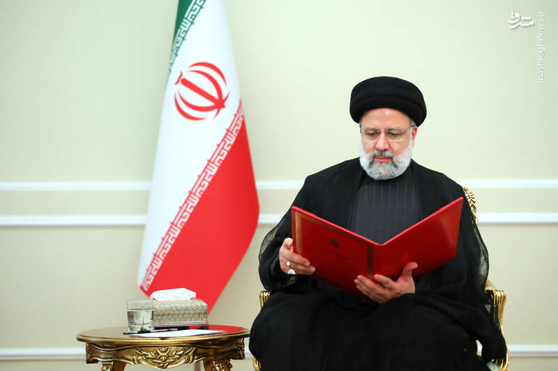 عکس/ تقدیم استوارنامه سفرای جدید به رئیسی