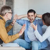 مادر عاقل این حرف را به نوجوانش نمی‌زند