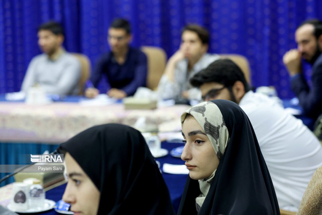 دیدار دانش آموزان با رییس جمهور