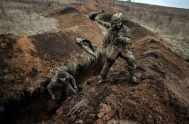 تصاویر پهپاد انتحاری روسیه قبل از برخورد با سرباز اوکراینی