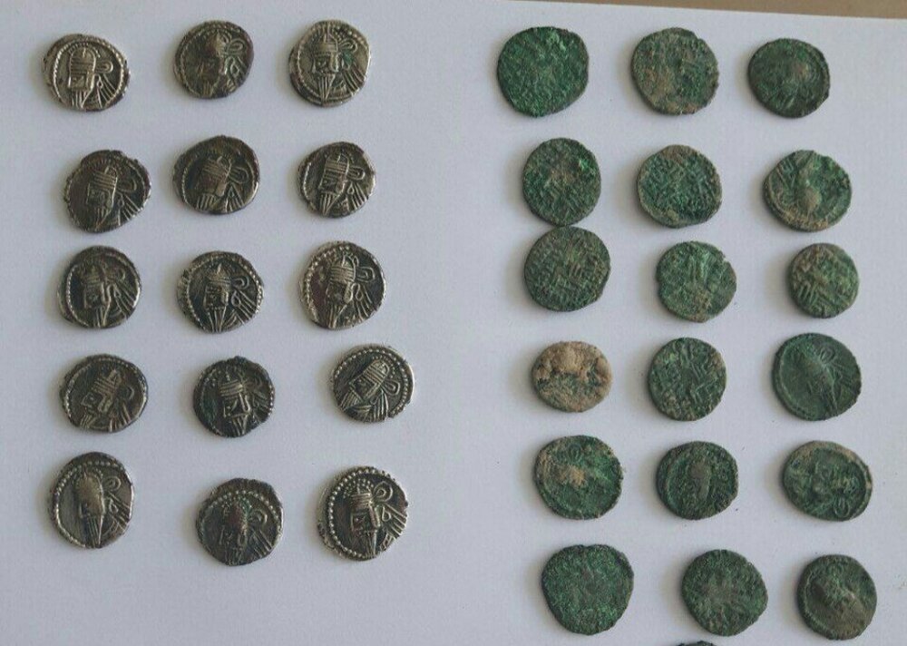 گوناگون/ کشف تصادفی 100هزار سکه تاریخی
