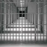 سرنوشت زندان‌بانی که در زندان اصفهان به یک زندانی شلاق زده بود، چه شد؟