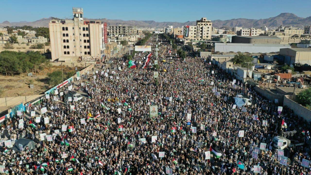 سیل عظیمی از جمعیت یمنی‌ها در حمایت از مردم غزه