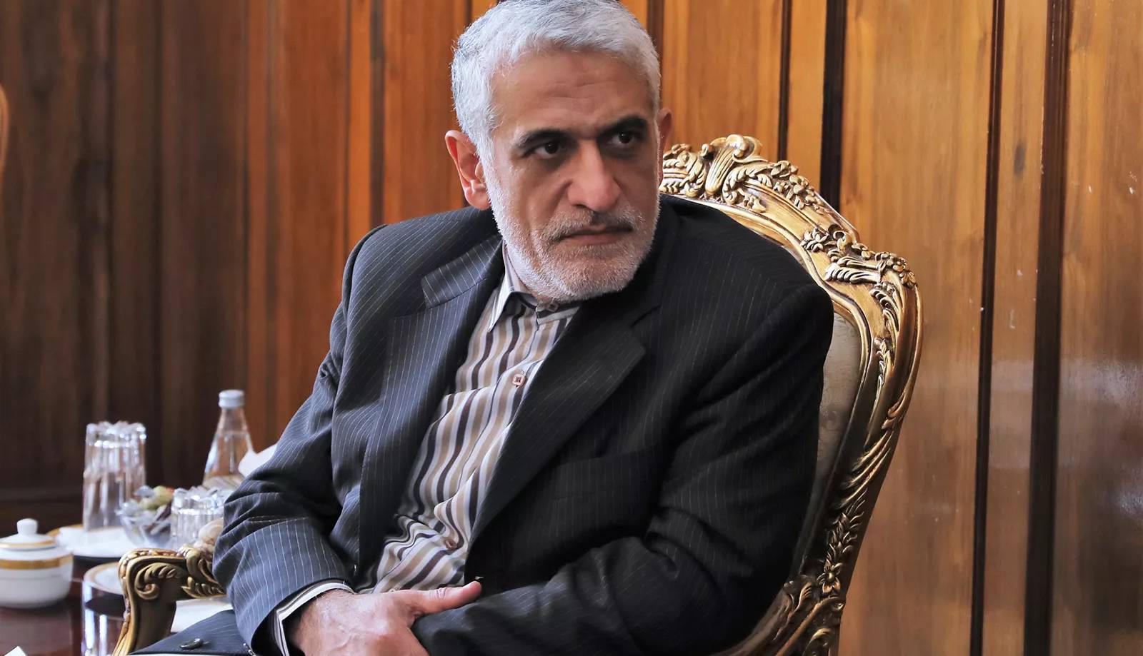 دیپلمــات عاقـل