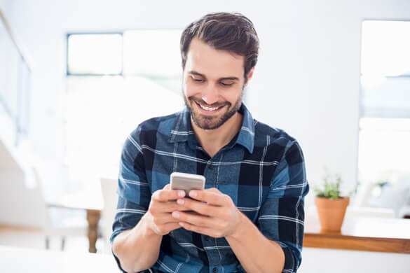 موقع کار با موبایل حواست به راه رفتنت باشه!