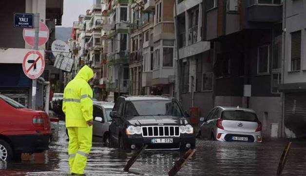 هشدار نارنجی وقوع سیل در ۴۴ استان ترکیه