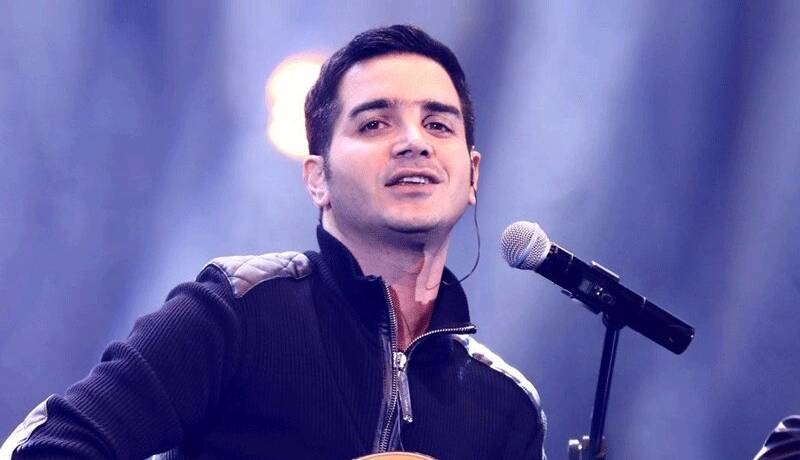 صحنه‌ای از کنسرت محسن یگانه که بحث‌ برانگیز شد!